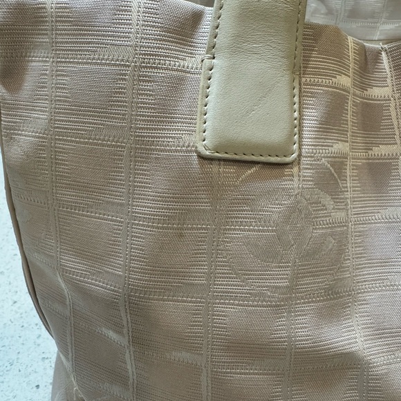 Chanel Vintage Travel Line Tote – Pink, authentic - Picture 16 of 17